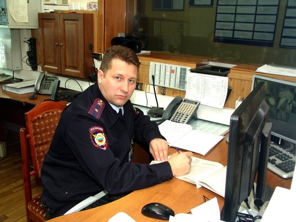 Сотрудник дежурной части полиции