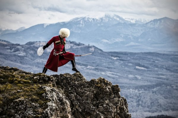 Горец в папахе