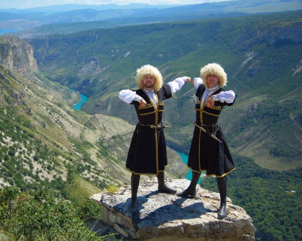 Мухтарбек Кантемиров конный театр каскадер