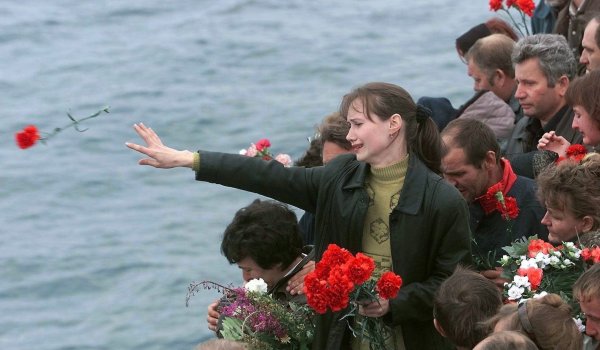 Братская могила подводников Курск