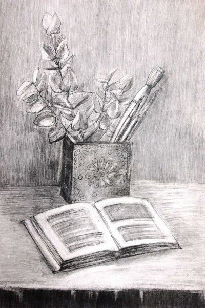 Натюрморт с книгами карандашом