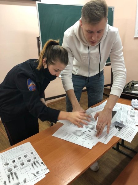 Смешной детектив с лупой