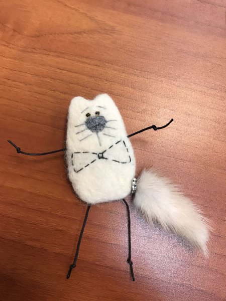 Валяный котик брошка