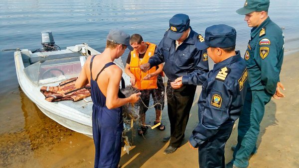 Госинспекторы рыбоохраны в Псковской области