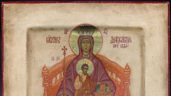 Мироточат иконы Богородицы Державная