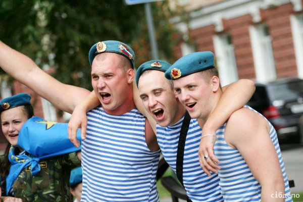 Берет голубой