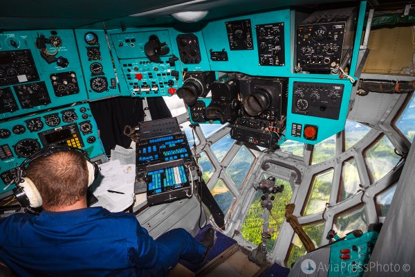 Ил-76 кабина штурмана