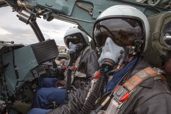 Пилот и Штурман ВВС Су 24 м