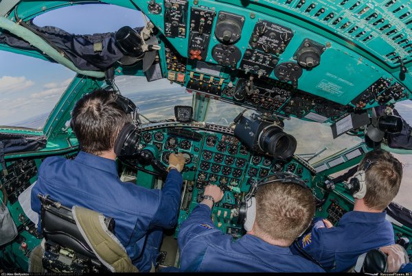 АН-22 кабина пилотов