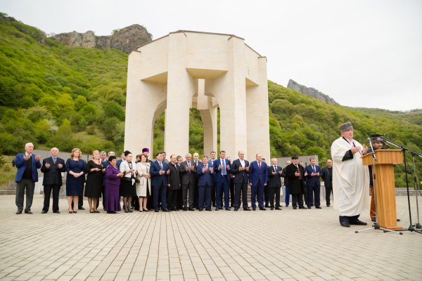 Возвращение карачаевского народа на историческую родину