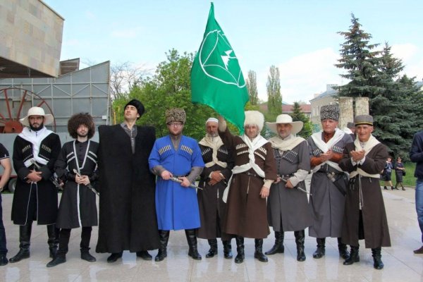 Карачаевцы и балкарцы