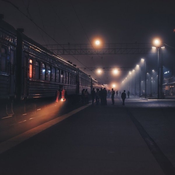 Одинокая девушка