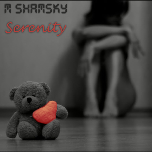 Грустная девушка с мишкой