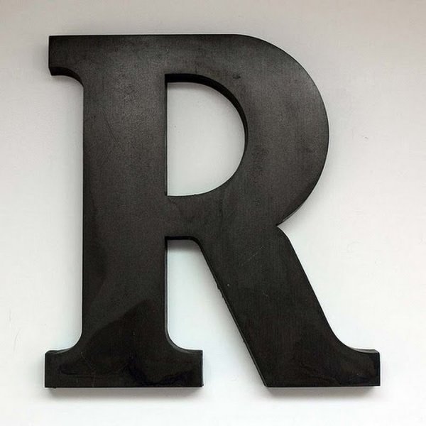 Объемная буква r
