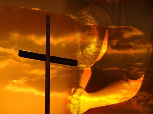 Человек перед крестом