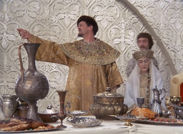 Иван Васильевич застолье