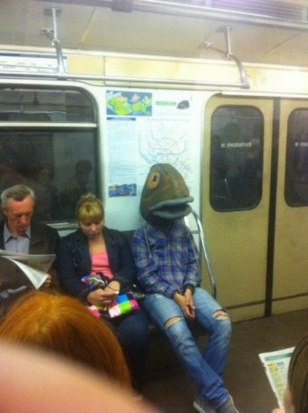 Люди в метро