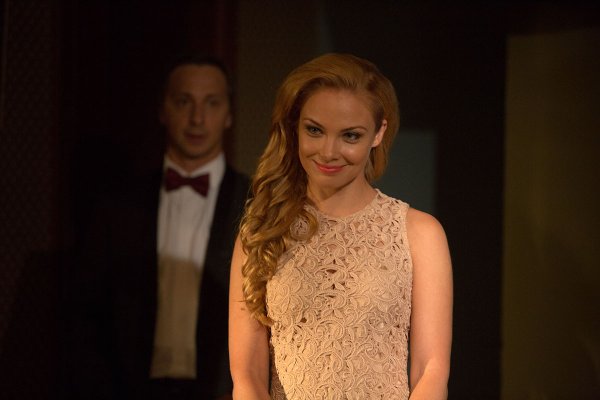 Двое на качелях Татьяна Арнтгольц и Григорий Антипенко