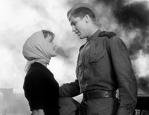 Жди когда из дальних мест писем не придет