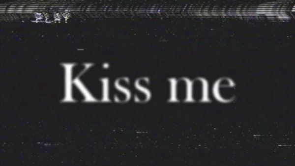 Kill me на черном фоне