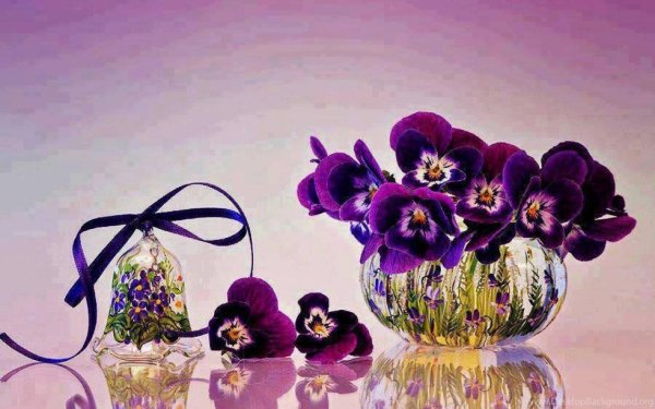 С днём рождения Анютины глазки