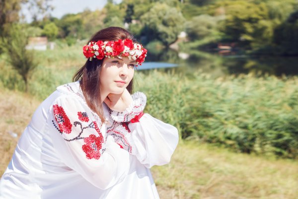 Украинки в вышиванках