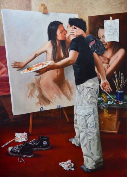 Художник рисует девушку