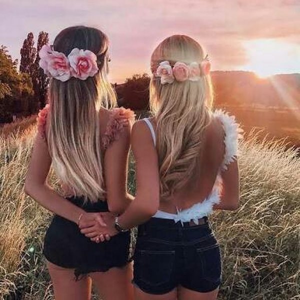 Девочки подружки