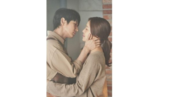 Цветок зла дорама 2020 поцелуй