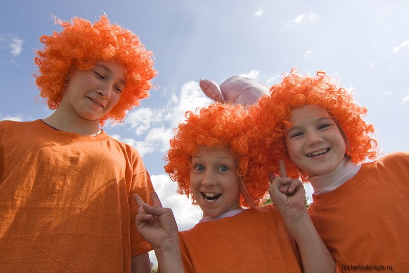 Почему ребенок оранжевый. Оранжевое настроение. Оранжевый человек. День рыжих. Фестиваль рыжих.