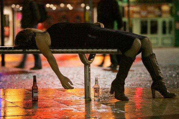 Смешные картинки про пьяных девушек с надписями