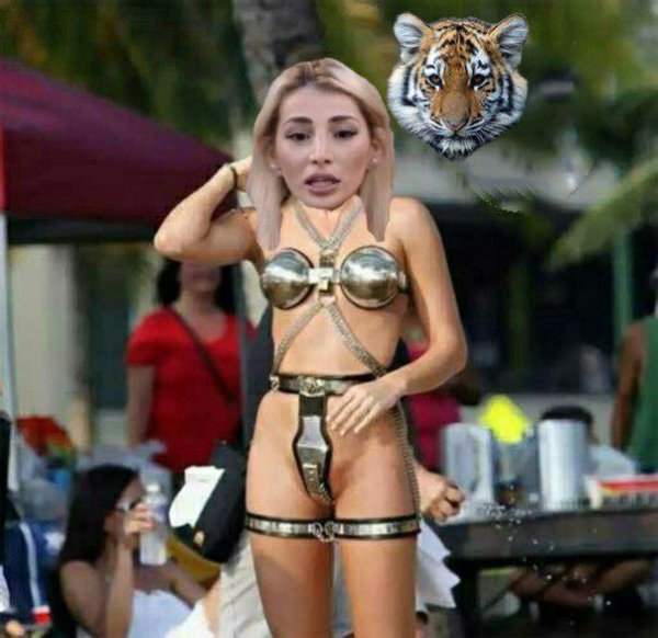 Пояс целомудрия на девушке