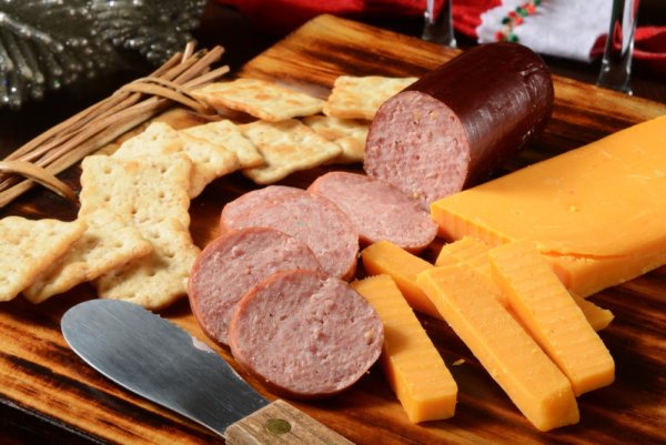 Сыры колбасы