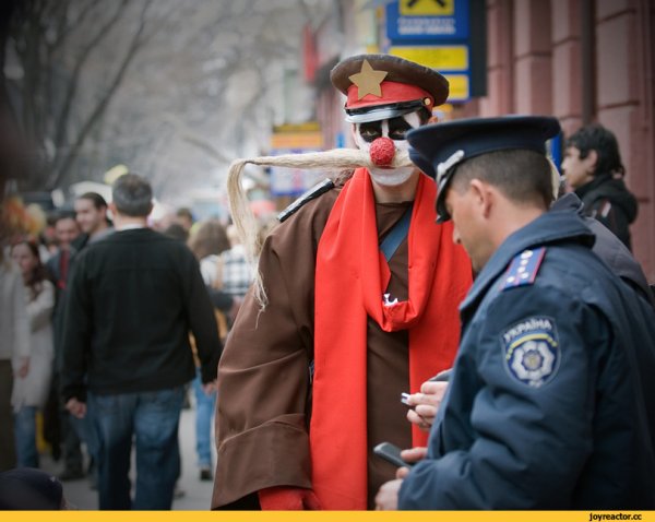 Полиция клоуны