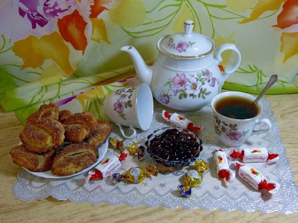 Конфеты с чаем