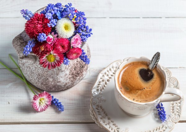 Букет с чашкой кофе