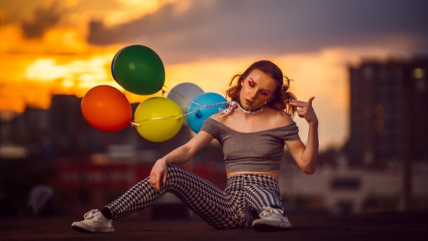 Для настроения девушке