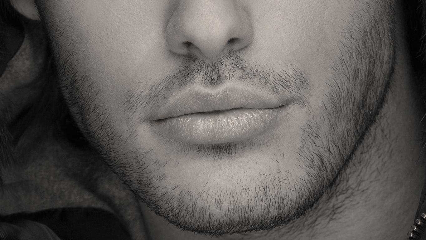 Губы мужчины характеристика. Губы мужские. Красивые мужские губы. Красивые губы у мужчин. Пухлые мужские губы.