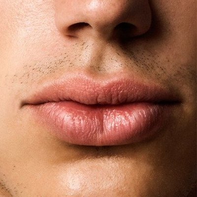 Картинки мужские губы (42 фото)