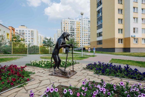 Екатеринбург Академический памятник