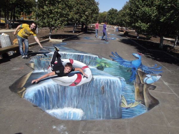 Рисунки на асфальте.