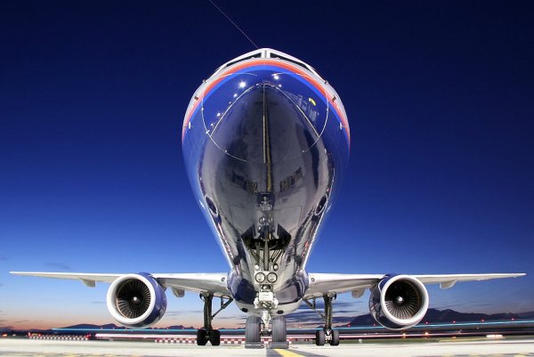 Красивый самолет в небе