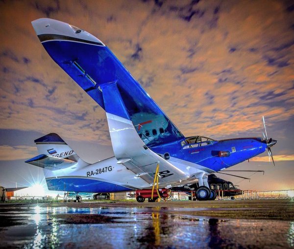 Самолет в небе