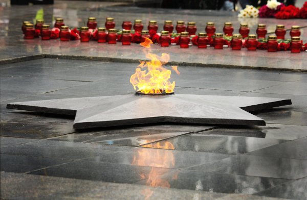 Мемориал памяти «вечный огонь» Альметьевска