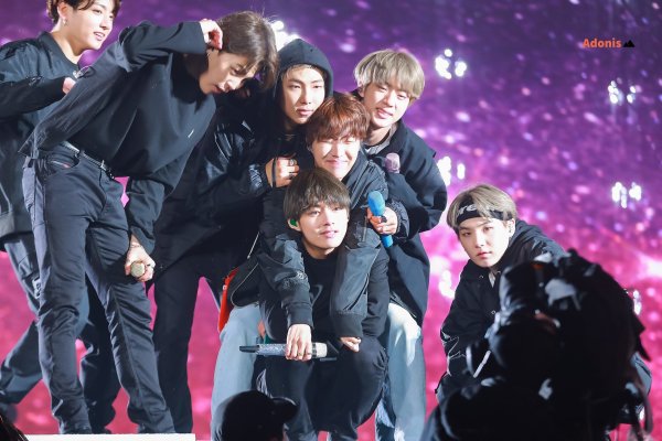 Тэхён BTS World