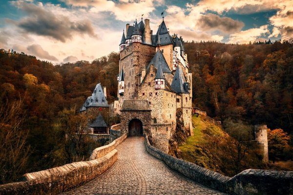 Замок Eltz в Германии