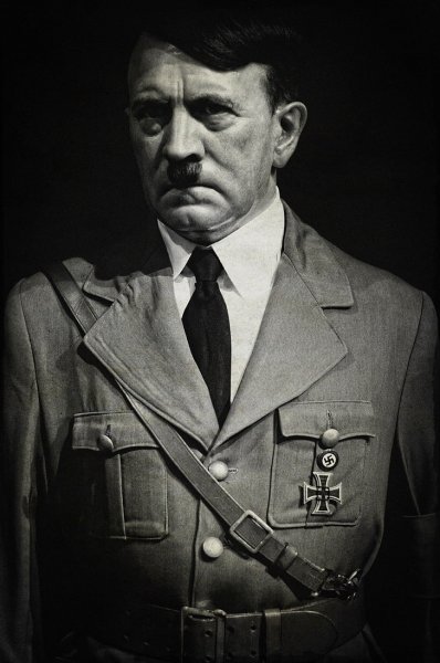 Адольф Гитлер