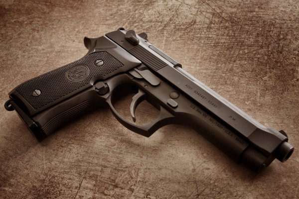 Пистолет Beretta m92