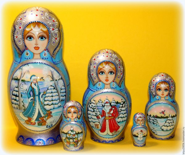 Красивая русская Матрешка