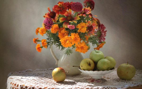 Натюрморт с бархатцами